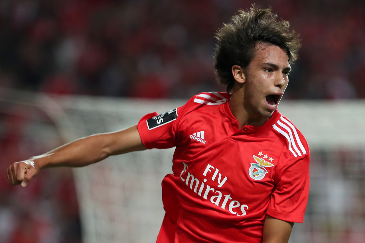 本菲卡内部会议纪要流出——转会期调整名单,英超使命明确,纪律约束更严格 本菲卡内部会议纪要流出——转会期调整名单,英超使命明确,纪律约束更严格